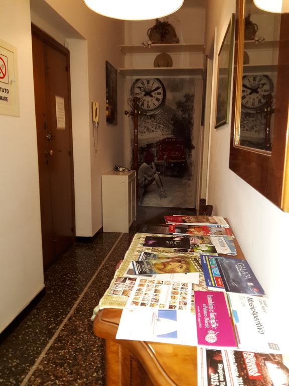 Alexandra Apartment Near Metro Genova Szoba fotó