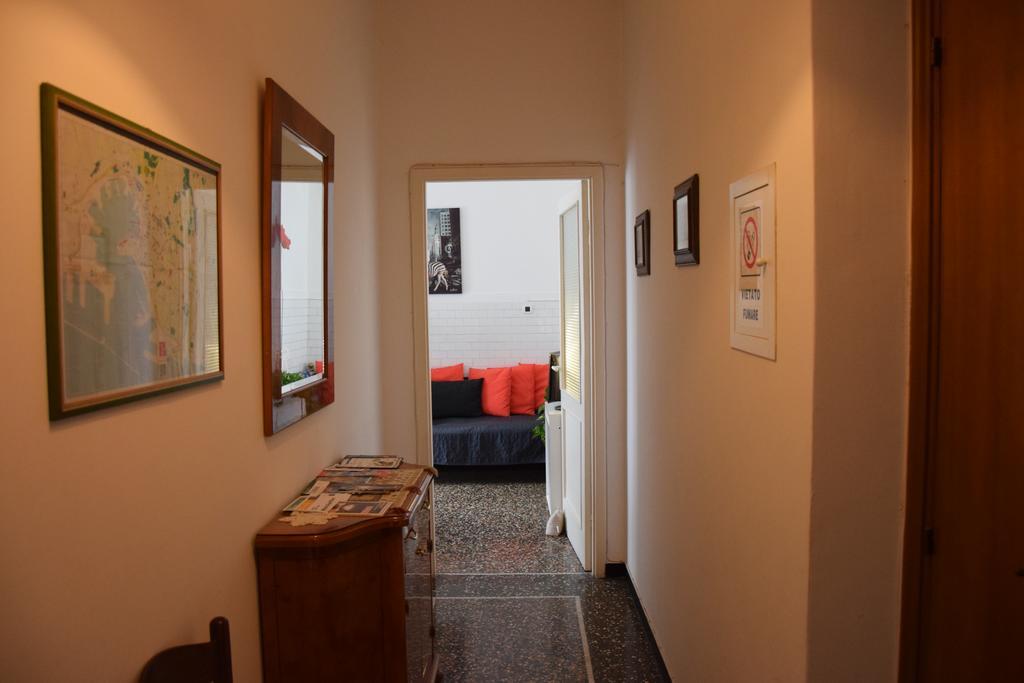 Alexandra Apartment Near Metro Genova Kültér fotó